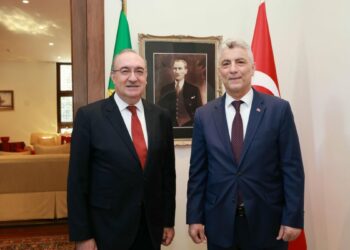 Ticaret Bakanı Ömer Bolat, Portekiz’de