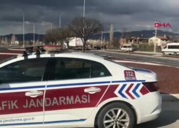 Otomobiller kavşakta çarpıştı: 1 yaralı