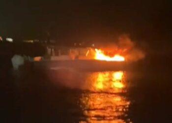 Kadıköy'de yangın çıkan tekneden tahliye anlarının görüntüleri ortaya çıktı