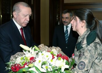 Cumhurbaşkanı Erdoğan, Bakan Çiftçi ve polisleri kabul etti