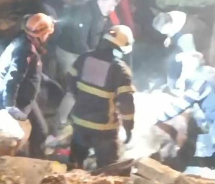 Kastamonu'da ahırın çatısı çöktü; 4 büyükbaş öldü
