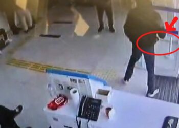 Satırla banka soymaya çalışan kar maskeli şüpheli, kaçarken yakalandı