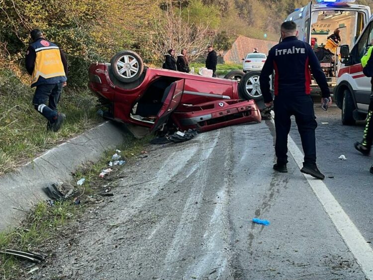 Ormancıları taşıyan otomobil takla attı: 3 yaralı