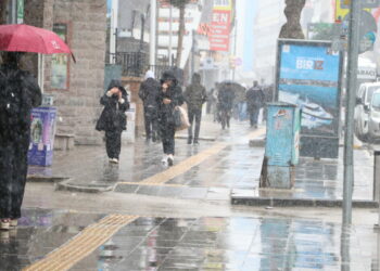 Van'da nisan karı; 11 yerleşim yeri ulaşıma kapandı