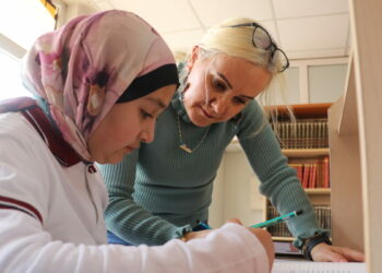 Diyarbakır'da gönüllü kadın öğretmenler, kırsaldaki 119 genç kızı YKS’ye hazırlıyor