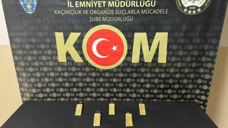 Motosiklet sürücüsünün sırt çantasından 8 kilo kaçak saf altın çıktı