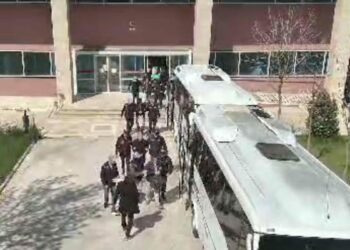 FETÖ'nün Manisa'daki yeni yapılanmasına operasyon; 24 tutuklama