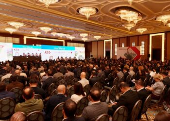Erdemir, Bursa'da sektör temsilcileri ve iş ortaklarıyla bir araya geldi