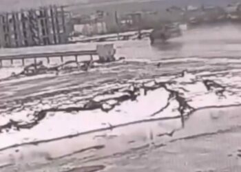 Bitlis'te otomobilin takla attığı kaza kamerada