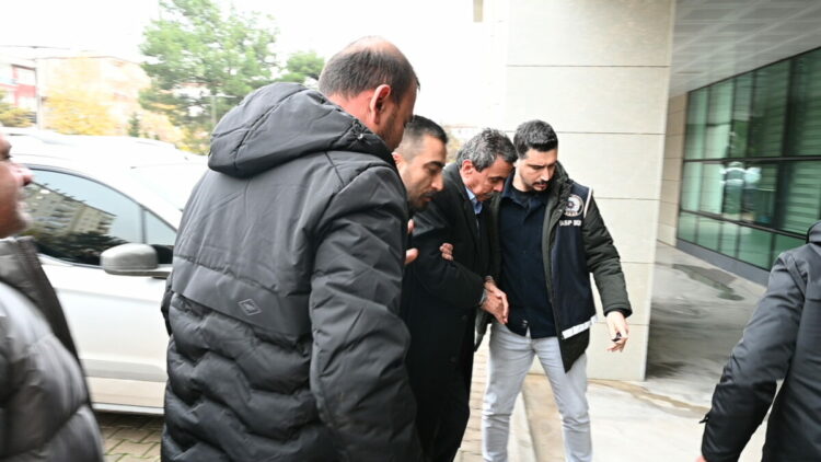 Gelinini ve onun kız kardeşini öldüren sanık: Tek suçum baba olmak