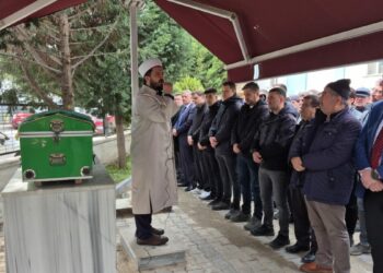 Kaymakamın makam aracı ile çarpışan otomobilin sürücüsü toprağa verildi