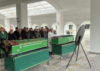 Ankara'da eşi tarafından öldürülen kadın ve kızı Eskişehir'de toprağa verildi