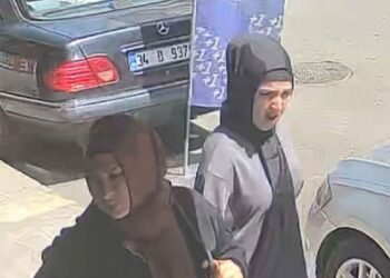 Gaziosmanpaşa'da aynı apartmanda 2 daireden hırsızlık yapan şüpheliler 350 bin liralık ziynet eşyası çaldı