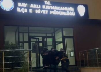 İzmir’de 102 bin sentetik hap ele geçirildi