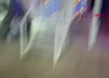 Lunaparkta, 'Sıfır yer çekimi' adlı eğlence aletinden fırladığı anlar kamerada