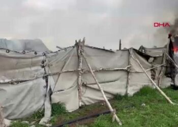 Çorum’da ağıl ile 150 saman balyası yandı