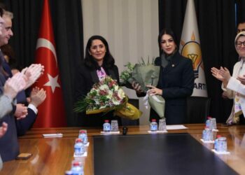 AK Parti’de Ayan yeni görevini devraldı