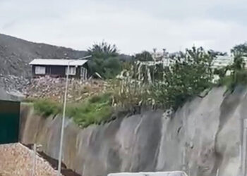 Minibüsüyle ters yönde ilerleyip trafiği tehlikeye atan sürücüye ceza
