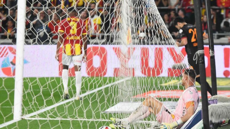 Göztepe'nin kalesi yıkıldı