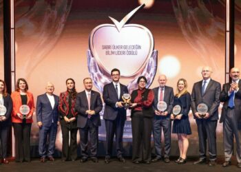 Sabri Ülker Geleceğin Bilim Lideri Ödülü’nü Biyokimyager San Martin kazandı