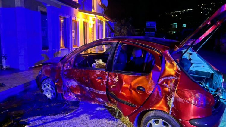 4'ü çocuk 9 kişinin yaralandığı kaza kamerada