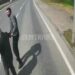 Kocaeli’de otobüs şoförü yaşlı adamı yolun karşısına geçirdi