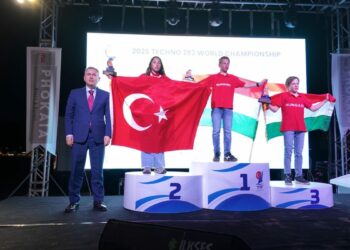 Windsurf Techno 293'te şampiyonlar kürsüye çıktı