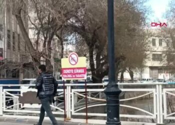 Polisleri görünce 5 kişiyi rehin alan cezaevi firarisi, ikna edilip gözaltına alındı