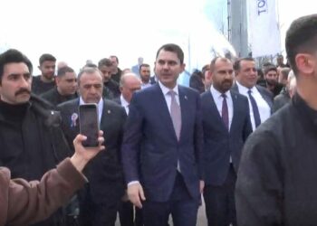 Bakan Kurum, Çorum’da ‘Ev Sahibi Türkiye’ kura çekim törenine katıldı