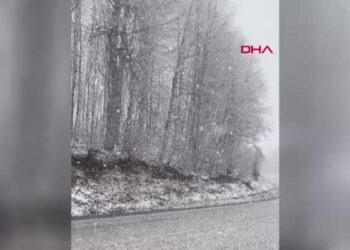 İnegöl-Domaniç karayoluna nisan ayında kar yağdı