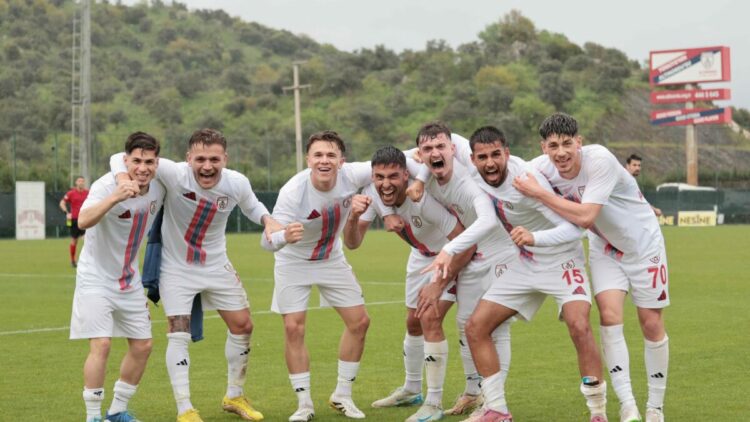 Altınordu kritik derbide Bucaspor'la oynuyor