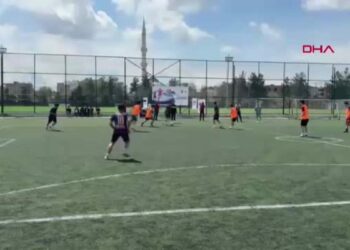 Batman'da 'Gençler sporda, gelecek emniyette' futbol turnuvası sona erdi