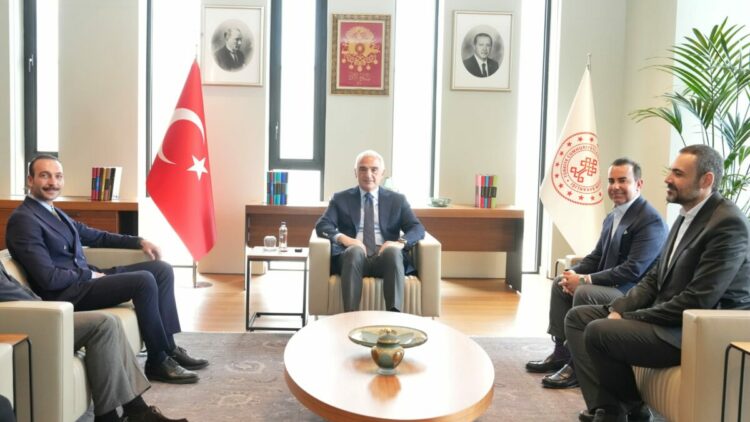 Bakan Ersoy, sanatçı Görkem Sevindik'i kabul etti