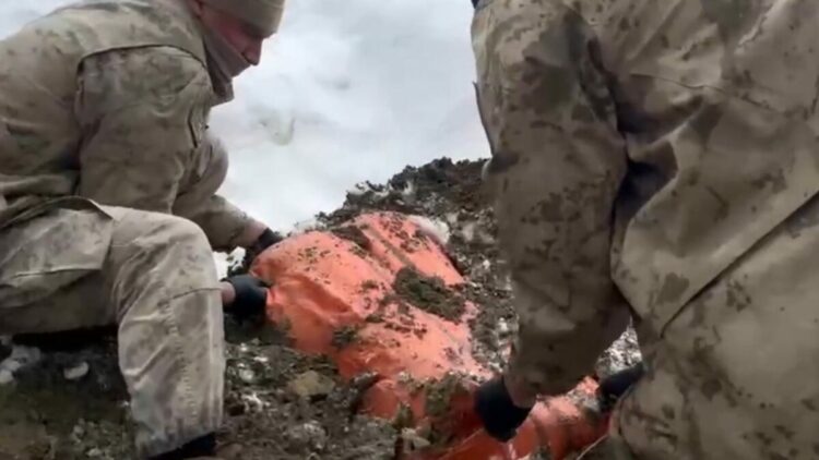 Van ve Hakkari'de 446 kilo uyuşturucu ele geçirildi: 8 gözaltı