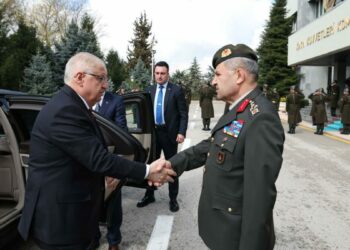Bakan Güler, Kara Kuvvetler Komutanlığı'nda değerlendirme toplantısına başkanlık etti