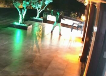 Oto galeriye el bombalı saldırı kamerada: 5 tutuklama