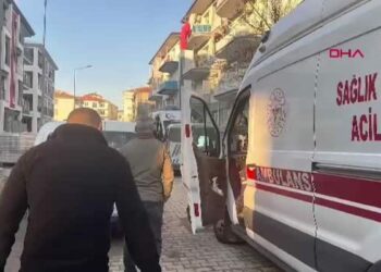 Malatya'da bıçaklı kavgada baba ve oğlu yaralandı