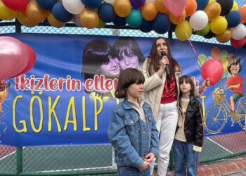 Kampanyası tamamlanan DMD'li Gökalp için bir araya gelip, gökyüzüne balon bıraktılar