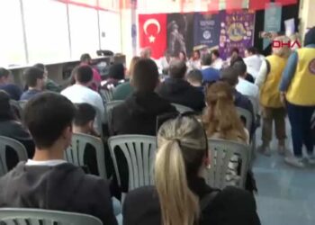 Bursa'da görme engelli sporcular için 'Canlı Radyo Tiyatrosu' sahnelendi