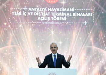 Bakan Uraloğlu: Antalya Havalimanımızın yıllık yolcu kapasitesini 35 milyondan 82 milyona yükselttik