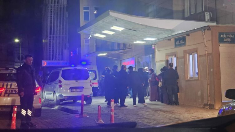 Evine giderken boğazından bıçaklanıp öldürüldü