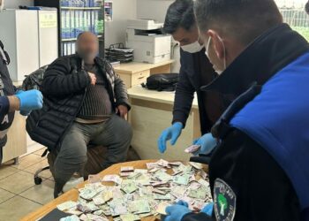 Dilencinin üzerinden 30 bin lira çıktı