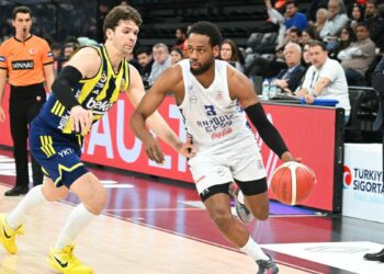 Anadolu Efes - Fenerbahçe Beko: 73-89