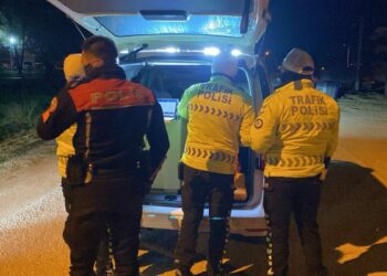 Alkolmetreye üflemeyen ehliyetsiz sürücüye 200 bin TL ceza