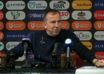 Çaykur Rizespor Teknik Direktörü Recep Uçar: 8'inci sıraya yükselmenin mutluluğunu yaşıyoruz