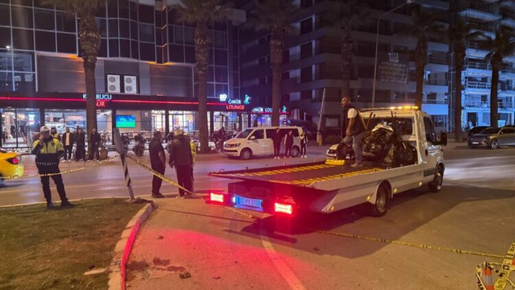 Otomobille çarpışan motosikletin sürücüsü öldü