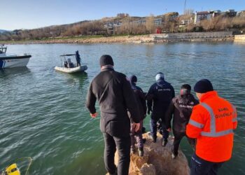Van Gölü’nde kaybolan Boran Öner’in cansız bedeni bulundu