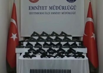 Zeytinburnu’nda silah ticareti yapan şüphelilere operasyon: 3 gözaltı