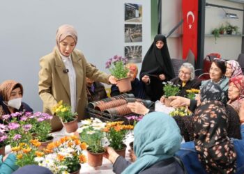 Ümraniye’de 60 yaş üzeri vatandaşlar geri dönüşüm etkinliğinde buluştu