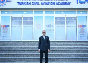 Bakan Uraloğlu: Pilotluk sınavları 6 ildeki 12 merkezde yapılacak